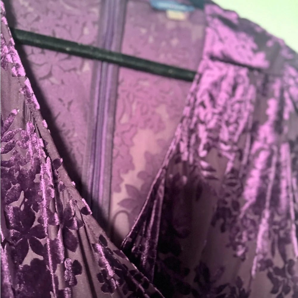 Elegant Purple Floral Velvet Dress - Picture 3 of 3